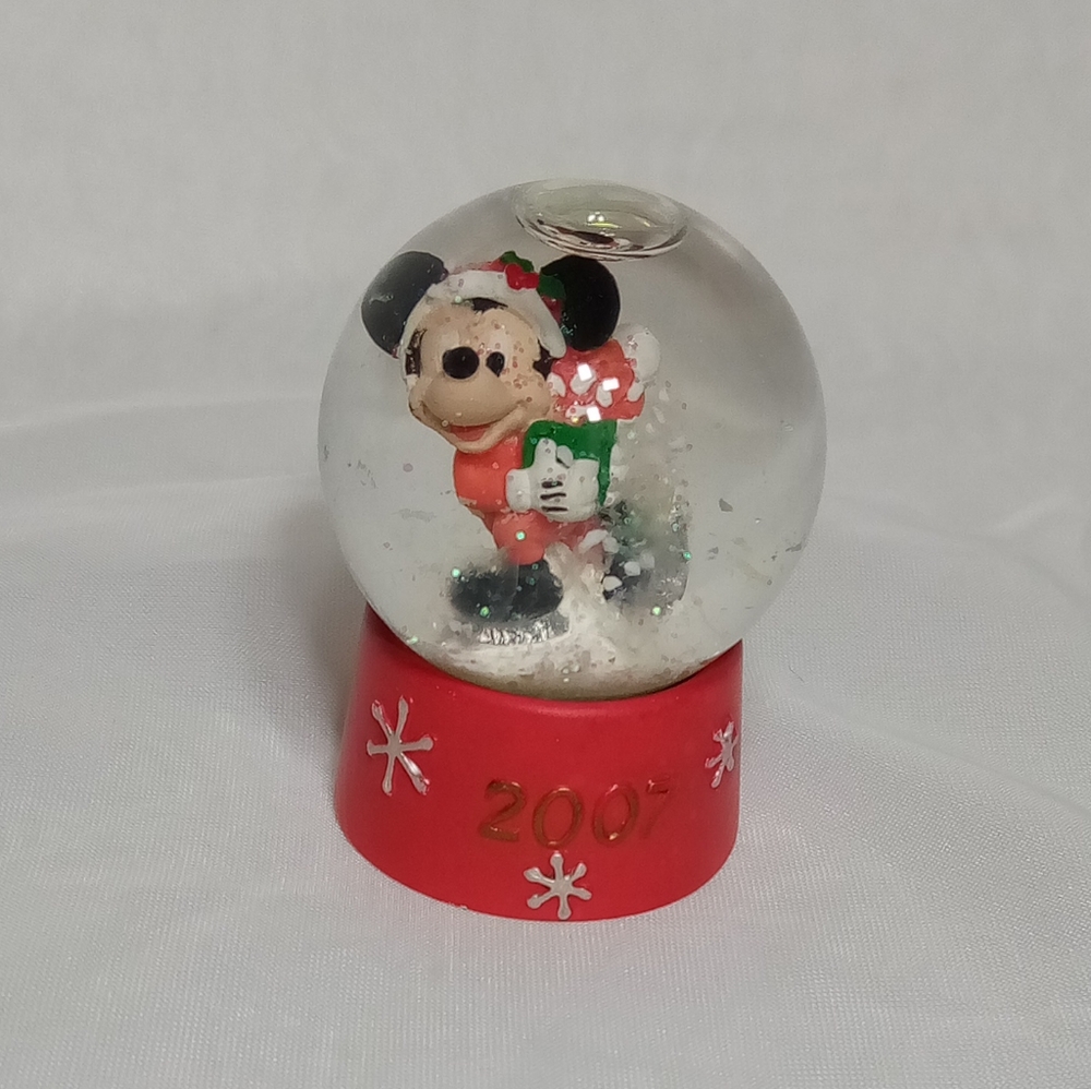 Disney Mickey Mouse 2007 Mini Snow Globe Collectable 2.5" H - Picture 3 of 8